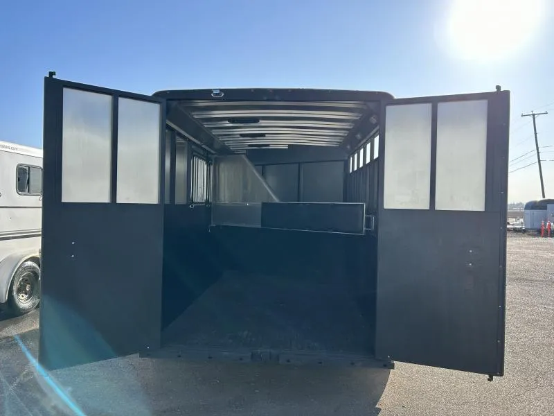 2022 Logan Coach Crossfire 3 Horse Gooseneck - detail view 12