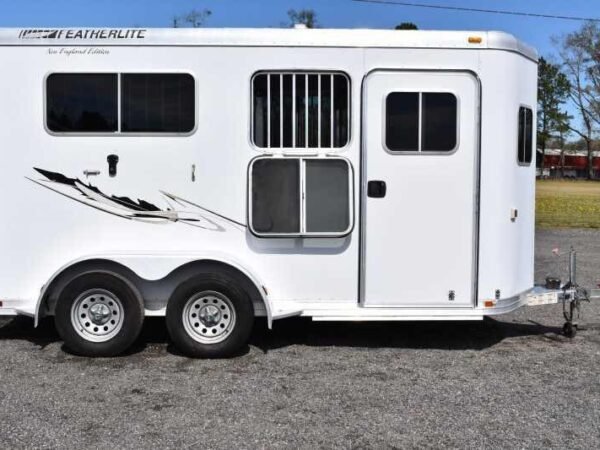 2005 Featherlite 2HST 2 Horse Trailer