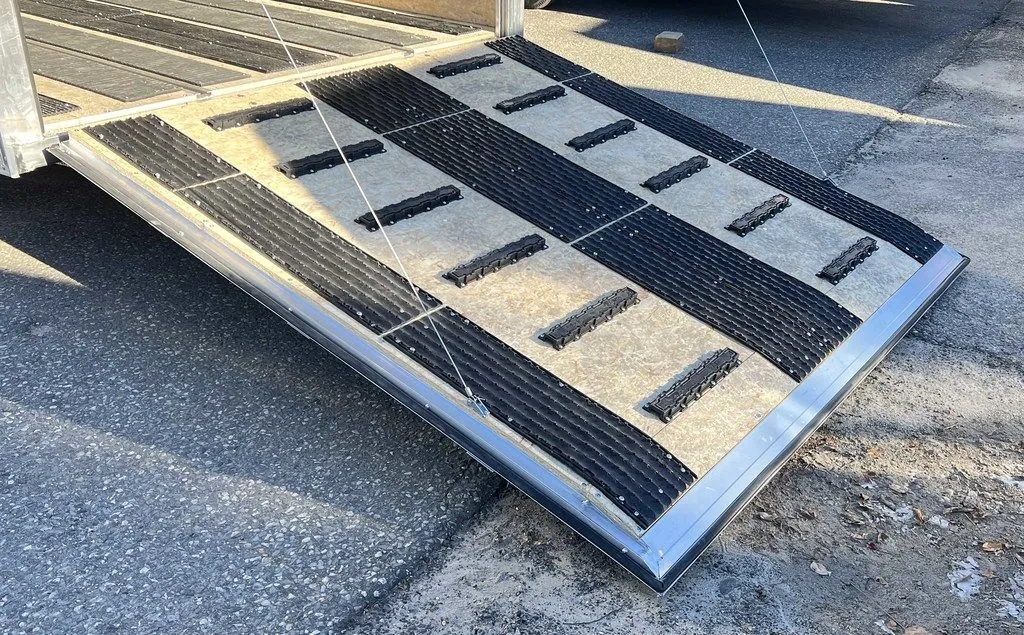 2024 Sno Pro 7.5×22 Aluminum 4-Place Drive In/Out w/Extra Height, Mats & Guides, Canopy - detail view 19