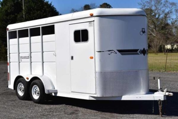 2002 Logan Coach 3HBP 3 Horse Trailer